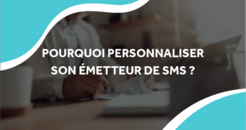 image d'une personne qui signe avec le titre pourquoi personnaliser son émetteur de sms ?